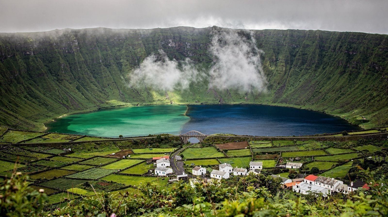 Regarder le soleil se lever sur Sete Cidades