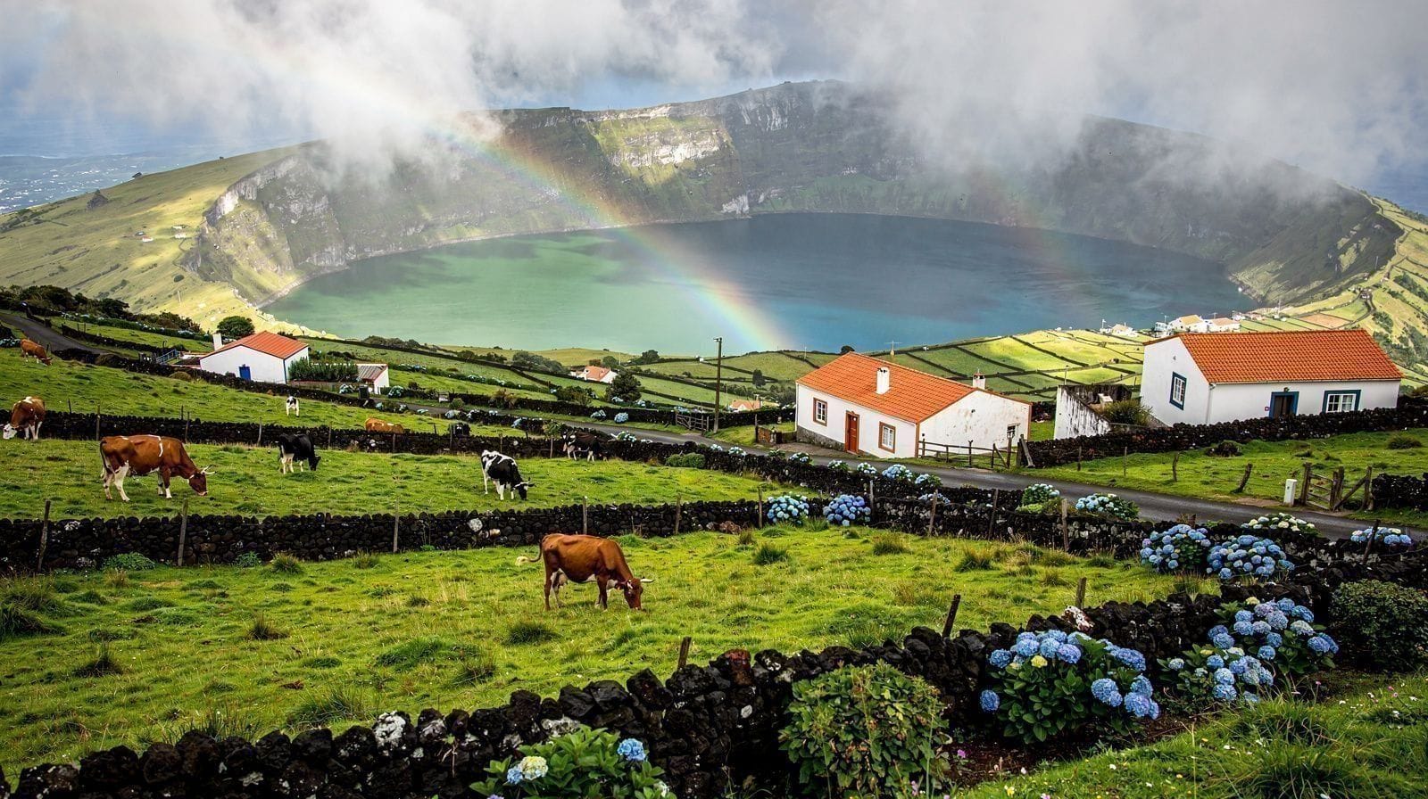 Corvo, Graciosa ou Flores : quelle île des Açores est vraiment la plus tranquille ?