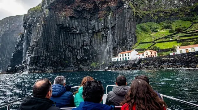 Boat tours