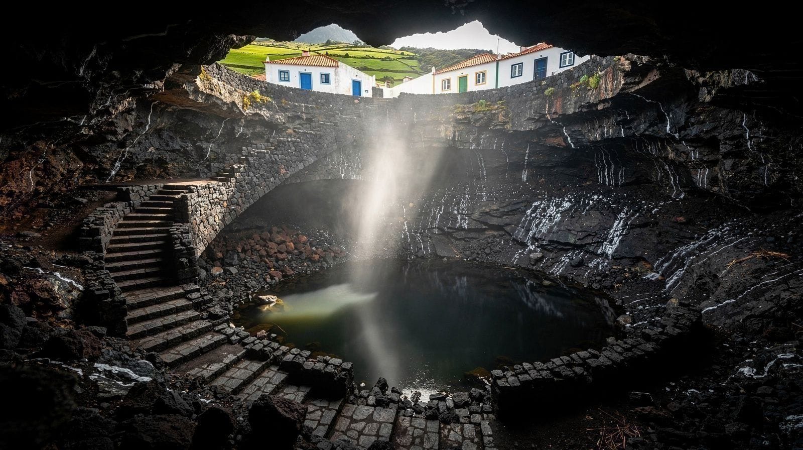 Furna do Enxofre: dentro del cráter volcánico de Graciosa