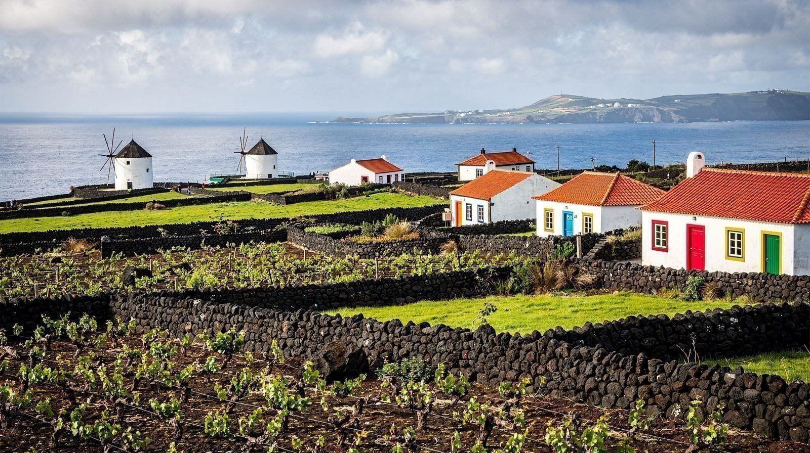 Graciosa: The White Island and the Hidden Caldeira do Enxofre