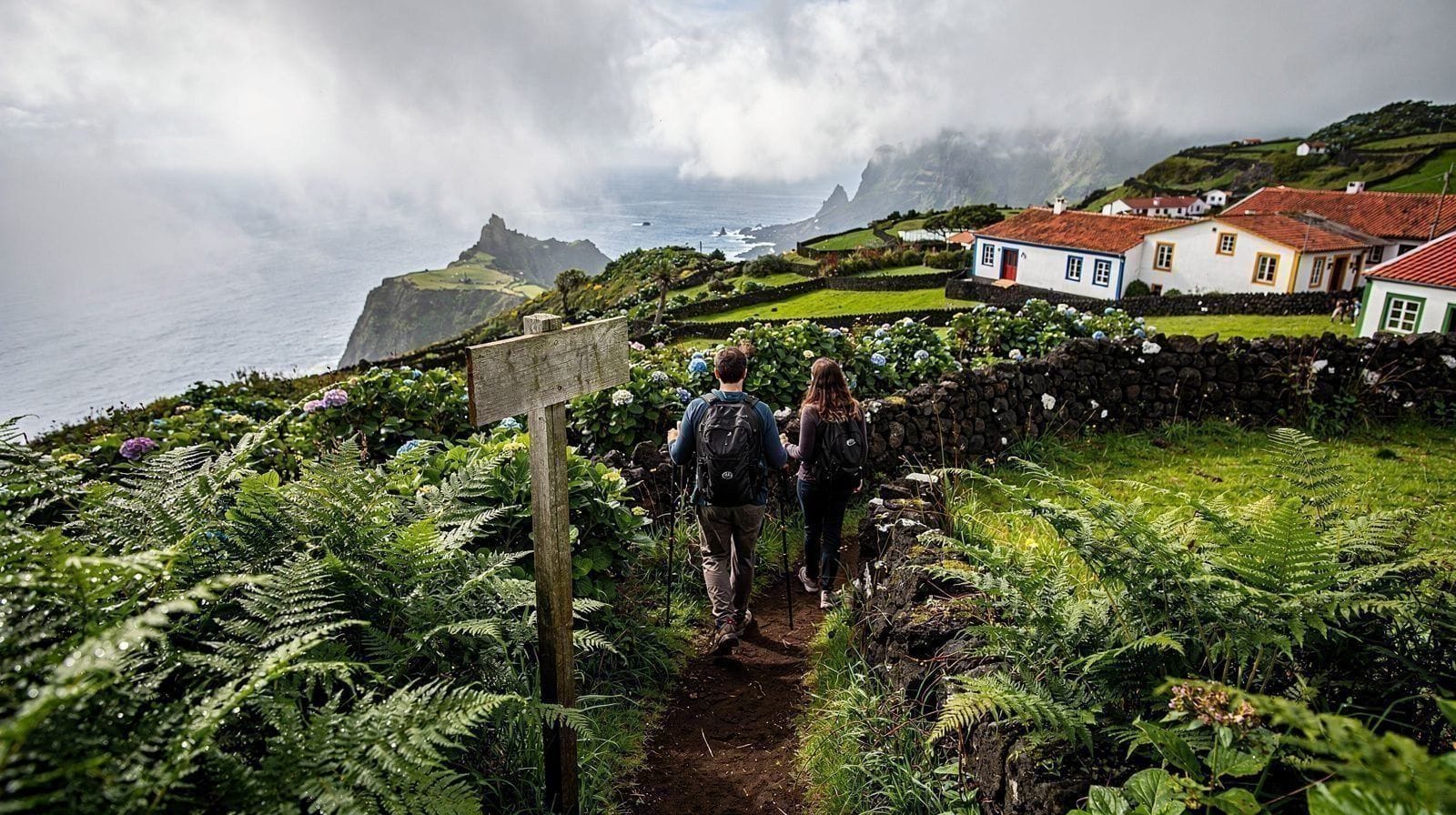 Las Mejores Rutas de Senderismo en las Azores, Isla por Isla