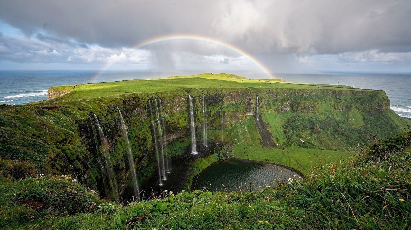 Flores vs São Jorge: ¿qué isla de las Azores deberías añadir?