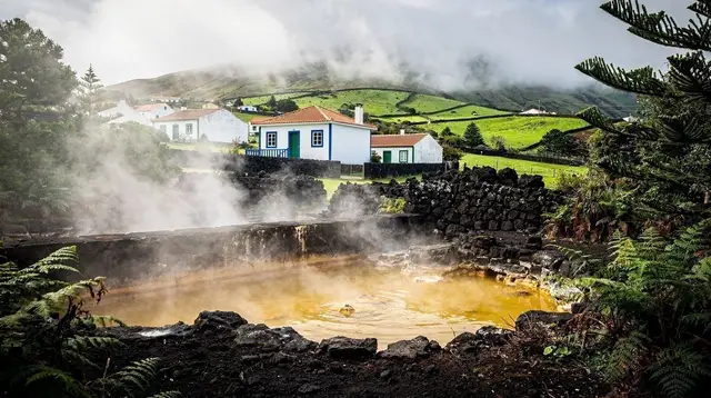Poça da Dona Beija: The Complete Bathing Guide